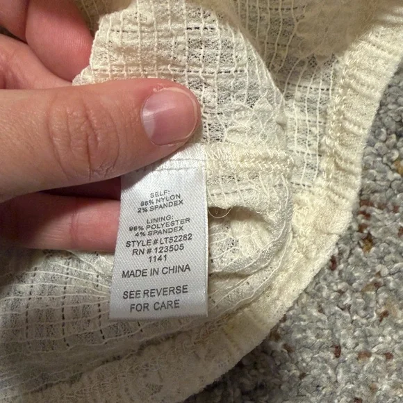 Heart & Hips Cream Lace Short Sleeve Top - Picture 4 of 4